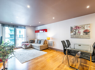 2 bedroom property for sale in St. George Wharf, London, SW8