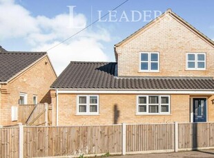 3 Bedroom Detached House For Rent In Beccles Road