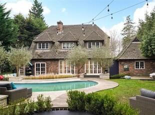 4 Bedroom Detached House For Sale In Weybridge, Surrey