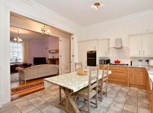4 Bedroom Ground Floor Flat For Sale In Portsmouth