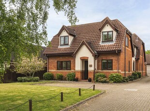 Detached House for sale with 4 bedrooms, Shefford Road, Meppershall | Fine & Country