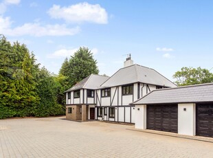 Detached House for sale with 6 bedrooms, Beeches Close, Kingswood | Fine & Country