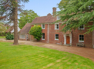 Detached House for sale with 7 bedrooms, Stunning, 4 | Fine & Country