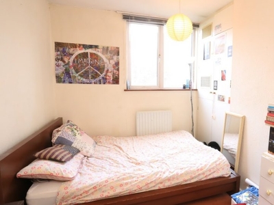 Rooms in a 4-Bedroom Apartment for rent in Bethnal Green