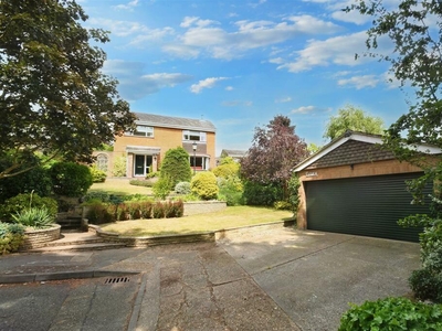 4 bedroom detached house for sale in Brackenhayes Close, Ipswich, IP2