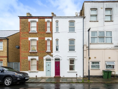 Terraced House for sale - Durham Rise, Woolwich, SE18