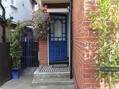 1 Bedroom House Share For Rent In Reading