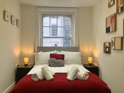 2 Bedroom Apartment London London