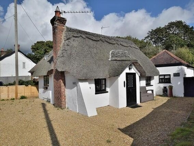 2 Bedroom Cottage For Sale In Hordle, Lymington