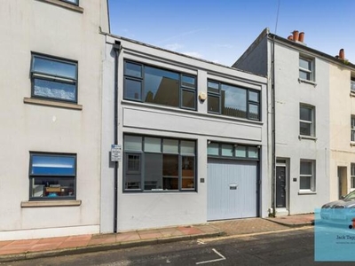 2 Bedroom House For Sale In Brighton