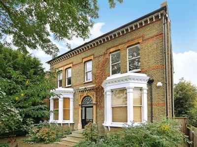 3 Bedroom Flat For Rent In Wimbledon, London