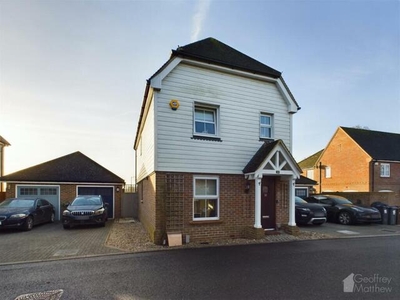 3 Bedroom House For Sale In Hunsdon