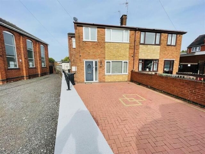 3 Bedroom Semi-detached House For Sale In Stockingford