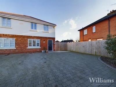 3 Bedroom Semi-detached House For Sale In Waddesdon