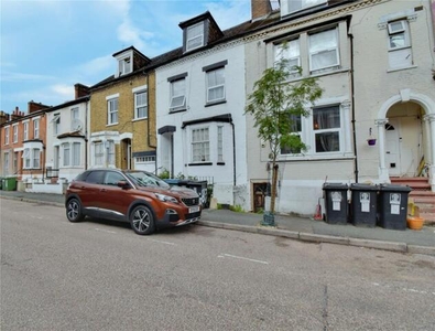 4 Bedroom Apartment For Sale In Watford, Hertfordshire