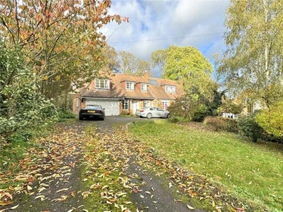 4 Bedroom Detached House For Rent In Holmer Green, High Wycombe