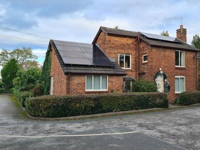 4 Bedroom Detached House For Rent In Wilmslow, Cheshire