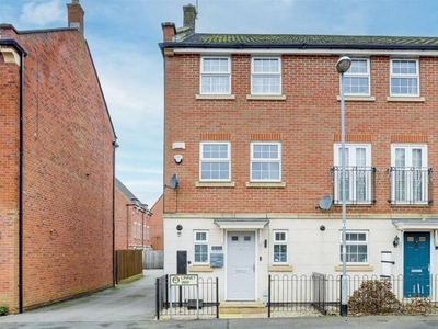 4 Bedroom End Of Terrace House For Sale In Hucknall, Nottinghamshire