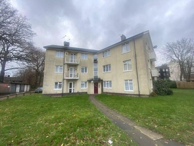 2 Bedroom Apartment For Rent In Crawley, West Sussex