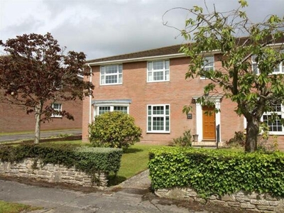 2 Bedroom Apartment For Sale In New Milton, Hampshire