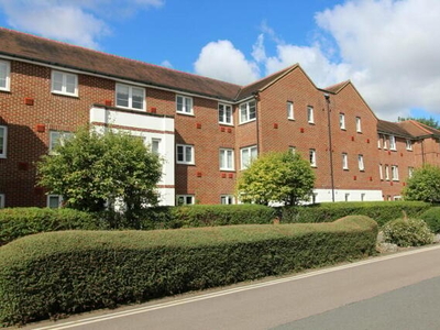 2 Bedroom Apartment For Sale In Station Road, Letchworth Garden City