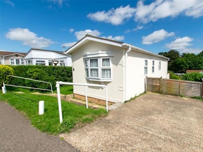 2 Bedroom Bungalow For Sale In Whipsnade, Bedfordshire