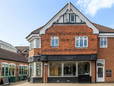 2 Bedroom Flat For Sale In Haslemere, Surrey