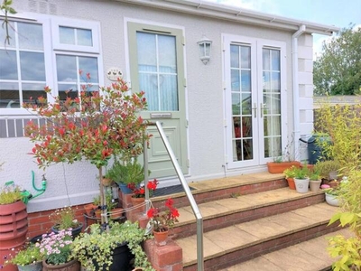 2 Bedroom Park Home For Sale In Ipswich, Suffolk