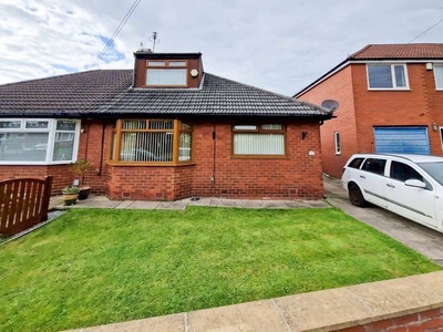 2 bedroom semi-detached bungalow for sale Oldham, OL4 5BE