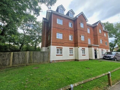 3 Bedroom Apartment For Rent In Southampton, Hampshire