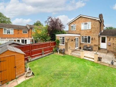 3 Bedroom Detached House For Sale In North Crawley, Newport Pagnell