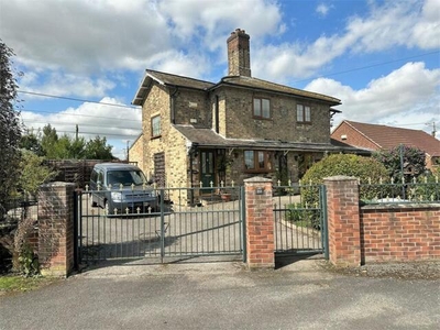 3 Bedroom Detached House For Sale In Old Great North Road, Sutton-on-trent
