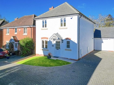 3 bedroom detached house for sale Reading, RG4 6AD