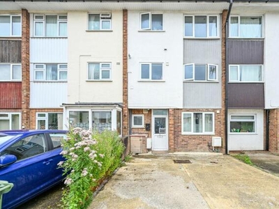 3 Bedroom Flat For Sale In Guildford