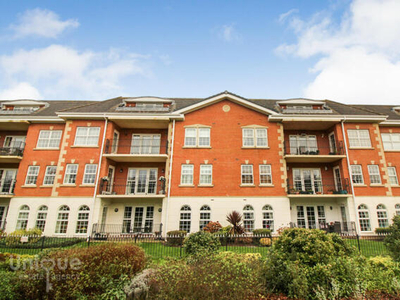 3 Bedroom Penthouse For Rent In Lytham St. Annes, Lancashire