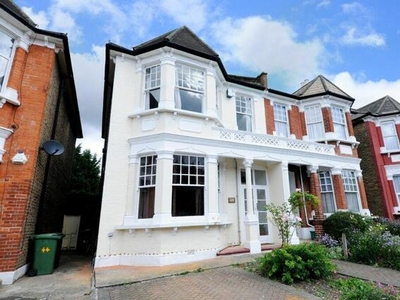 3 Bedroom Semi-detached House For Rent In Catford