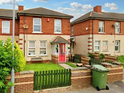 3 Bedroom Semi-detached House For Sale In Middlesbrough, Durham
