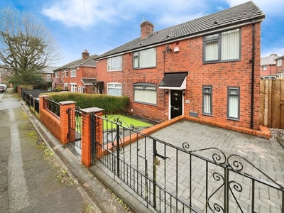 3 bedroom semi-detached house for sale Manchester, M25 9YP