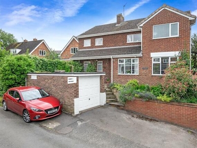 4 Bedroom Detached House For Sale In Pillerton Priors