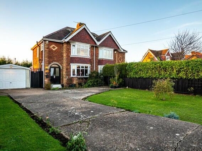 4 Bedroom Semi-detached House For Sale In Grimsby, N.e Lincolnshire