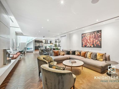 4 Bedroom Town House For Rent In Knightsbridge