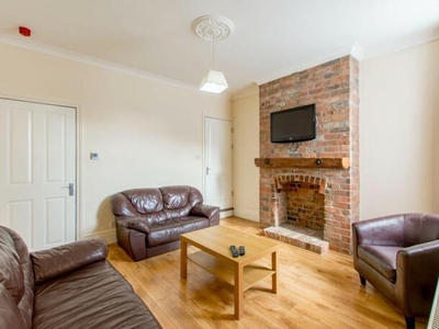 5 Bedroom House For Rent In Derby, Derbyshire