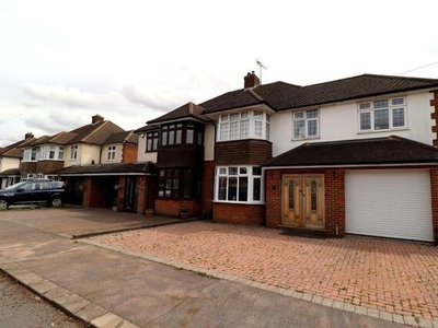 5 Bedroom Semi-detached House For Sale In Luton, Bedfordshire