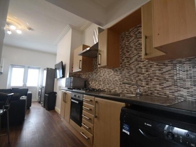 6 Bedroom Terraced House For Rent In Victoria Park, Manchester