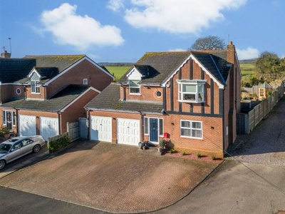 Detached house for sale in Hillview House, Kidderminster Rtoad, Cutnall Green, Droitwich WR9