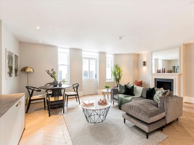 Flat for sale in Gloucester Road, London SW7