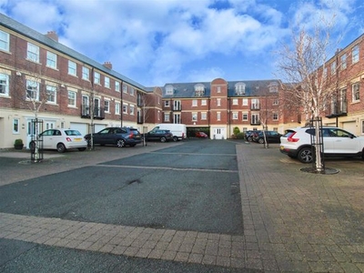 Flat for sale in Kingswood Court, Tynemouth, North Shields NE30