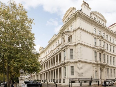 Flat for sale in Lancaster Gate, Bayswater W2