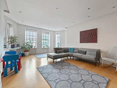 Flat for sale in St. Johns Wood Road, London NW8