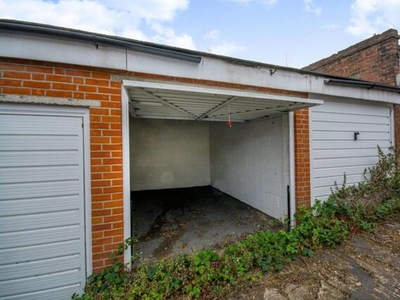 Garage For Sale In Clapham Junction, London